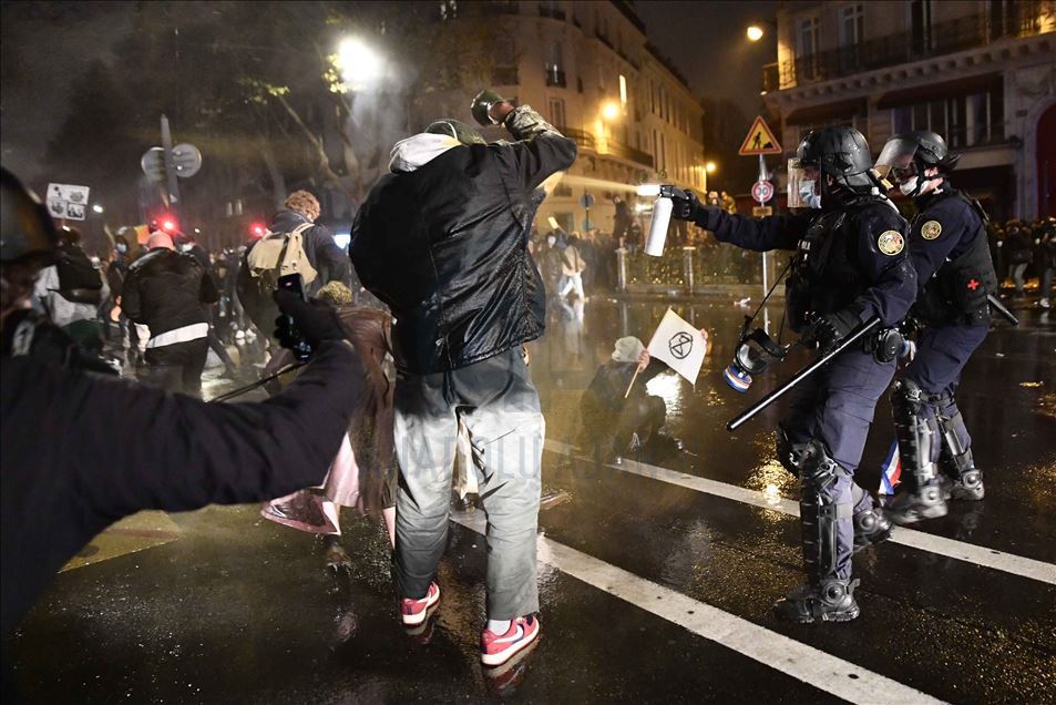 Thousands of demonstrators at the PPL Global Security Law protest in Paris