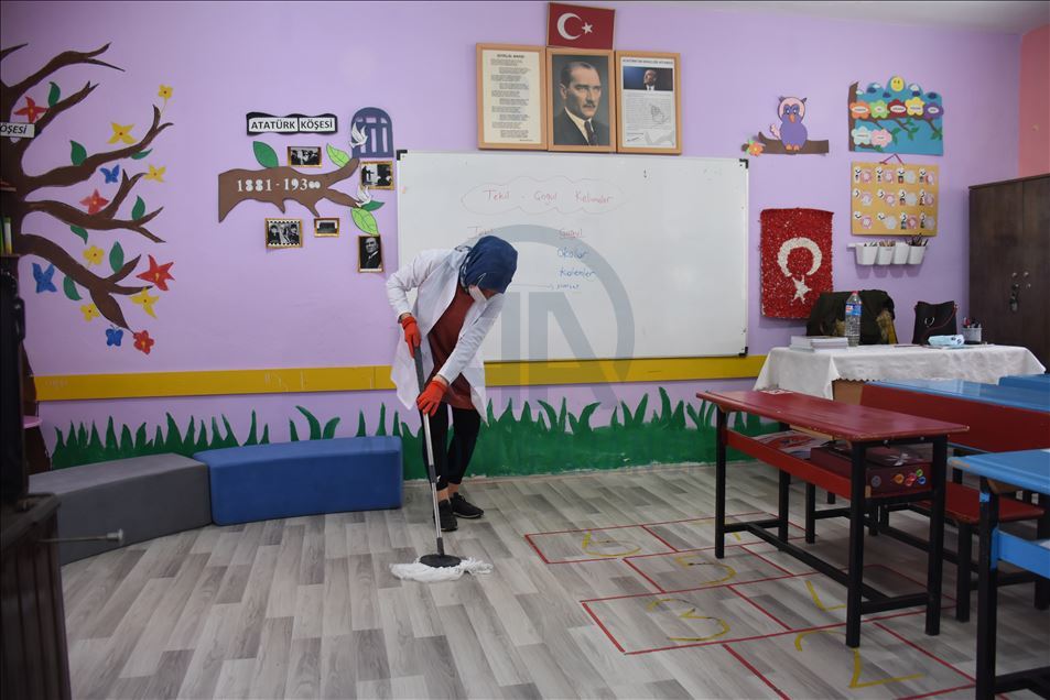 Tîma mobîl a paqijiyê ji bo dibistanan gund bi gund digere