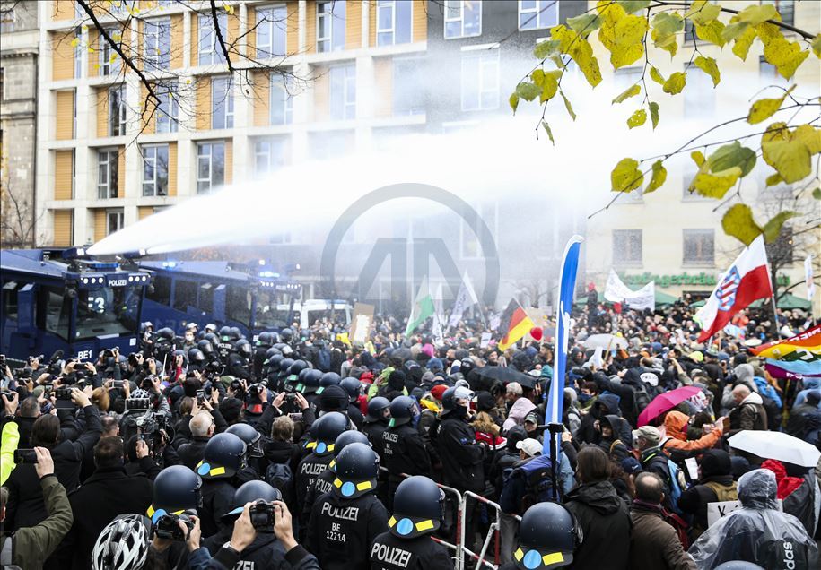 
تظاهرات مردم آلمان در اعتراض به محدودیت‌های کرونایی
