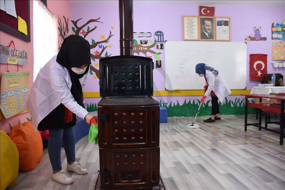 Tîma mobîl a paqijiyê ji bo dibistanan gund bi gund digere