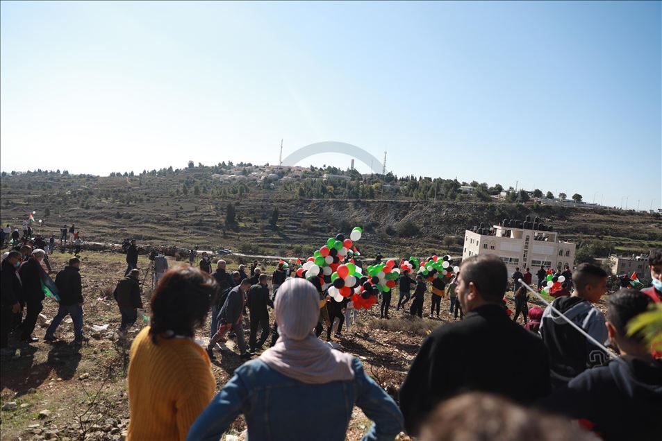 فلسطينيون ينددون بنية "بومبيو" زيارة مستوطنة بالضفة