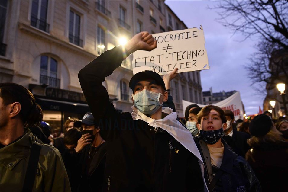 Thousands of demonstrators at the PPL Global Security Law protest in Paris