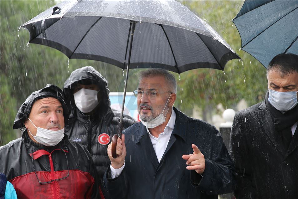 Milli halterci Naim Süleymanoğlu kabri başında anıldı