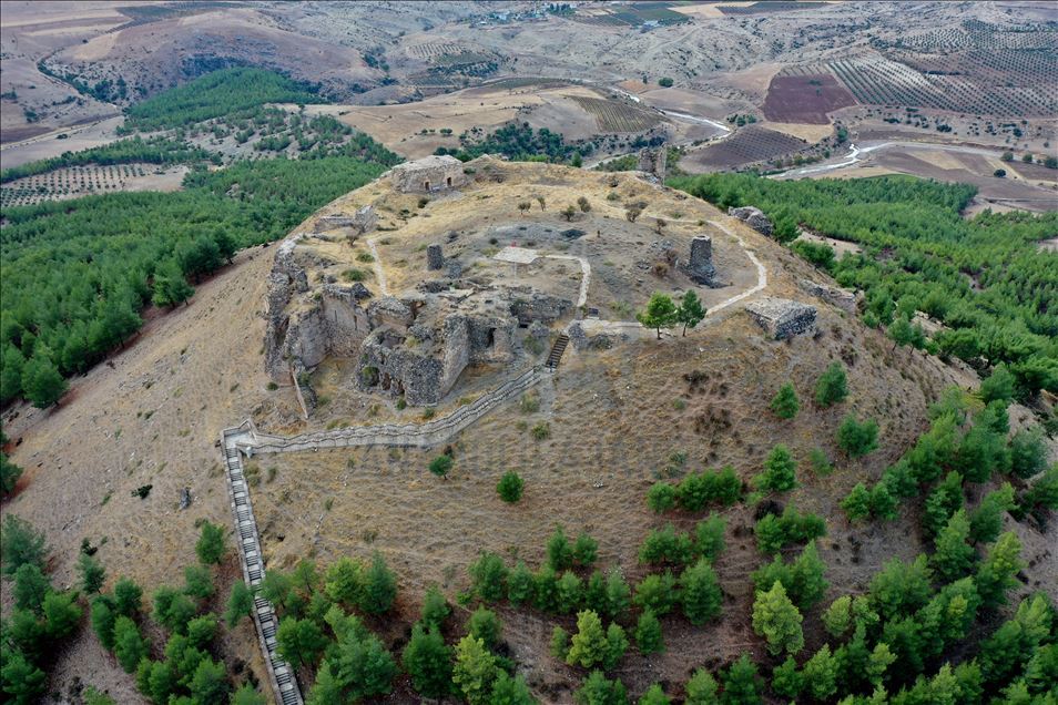 
"قلعة رفاندا" في كيليس.. مزيج من عبق التاريخ وجمال الطبيعة