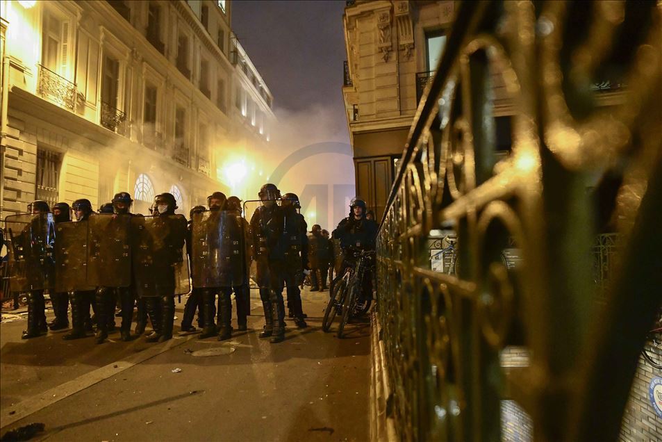 Thousands of demonstrators at the PPL Global Security Law protest in Paris