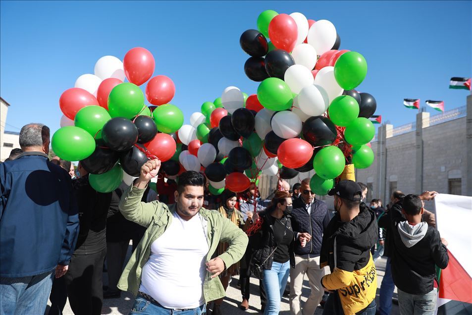 فلسطينيون ينددون بنية "بومبيو" زيارة مستوطنة بالضفة
