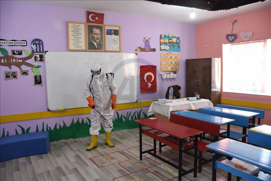 Tîma mobîl a paqijiyê ji bo dibistanan gund bi gund digere