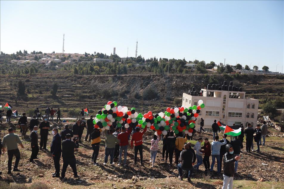 فلسطينيون ينددون بنية "بومبيو" زيارة مستوطنة بالضفة