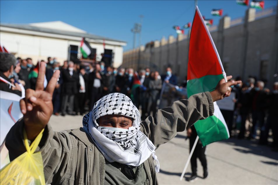 فلسطينيون ينددون بنية "بومبيو" زيارة مستوطنة بالضفة