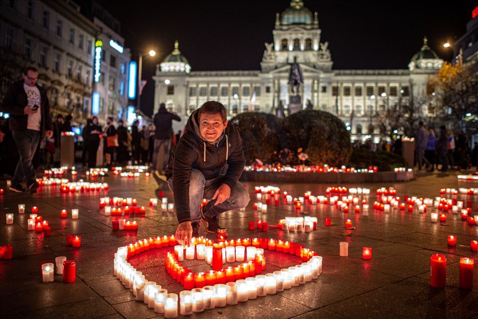 Los checos recuerdan el 31 aniversario de la Revolución de Terciopelo