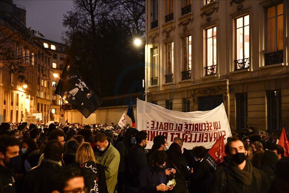 Thousands of demonstrators at the PPL Global Security Law protest in Paris
