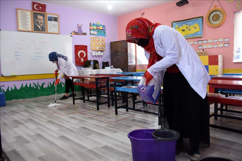 Tîma mobîl a paqijiyê ji bo dibistanan gund bi gund digere