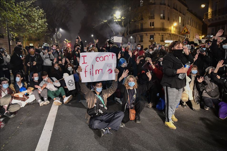 Thousands of demonstrators at the PPL Global Security Law protest in Paris