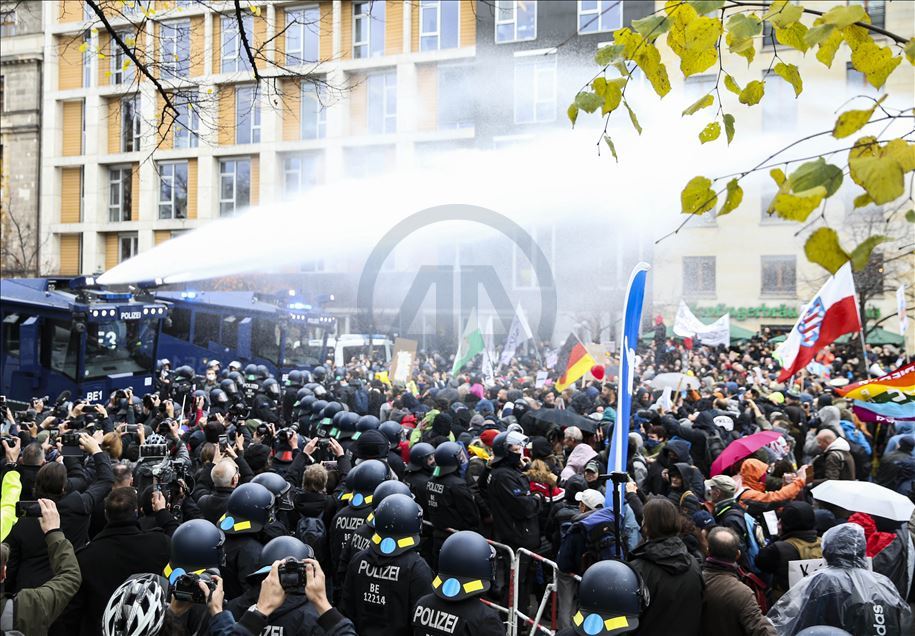 Polisi bubarkan demonstrasi anti-lockdown di Jerman