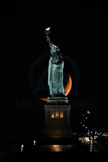 Polumjesec iznad New Yorka