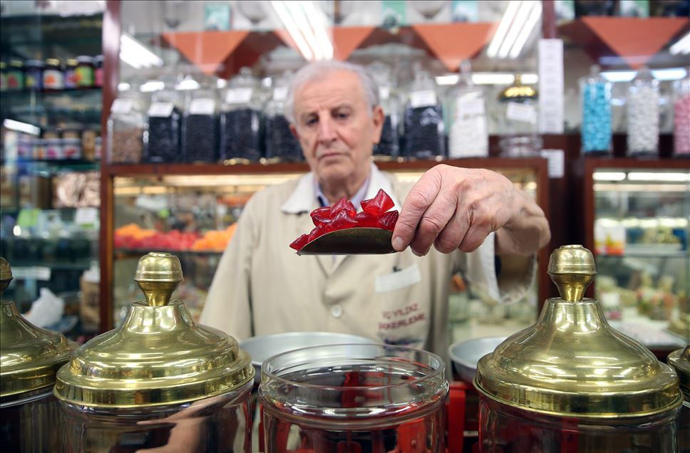 Beyoğlu'nun şekerci "Beyefendisi"