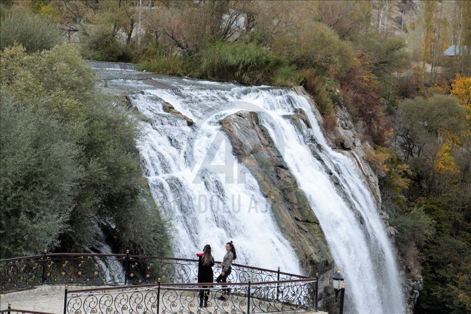 Поздняя осень на востоке Турции: водопад Тортум