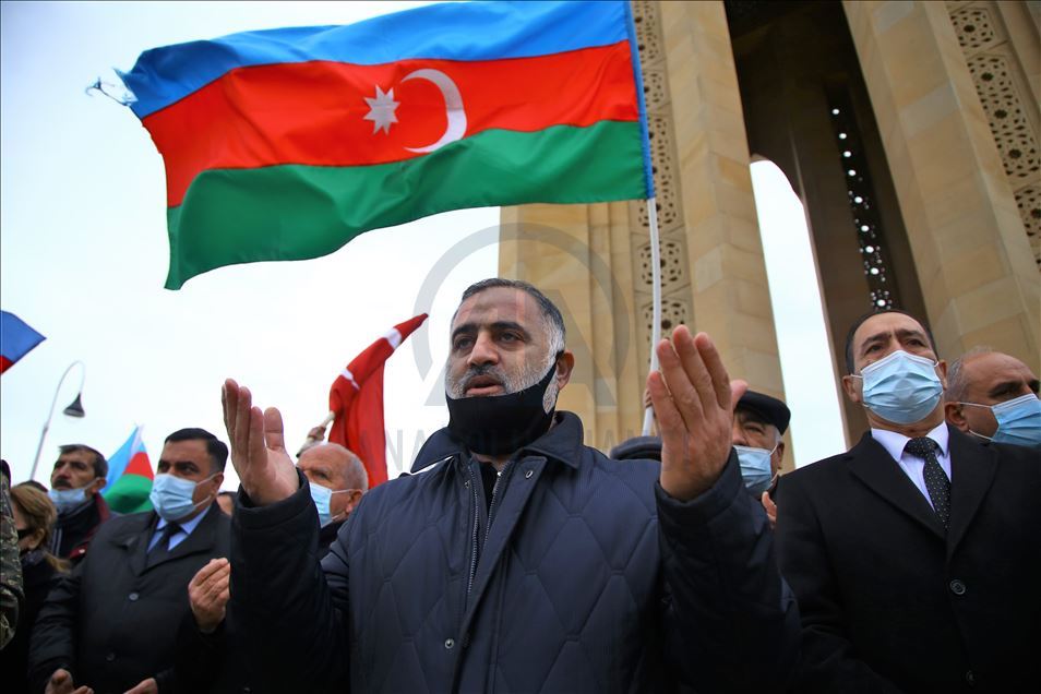 Azerbajxhanasit festojnë çlirimin e rajonit Agdam nga pushtimi armen