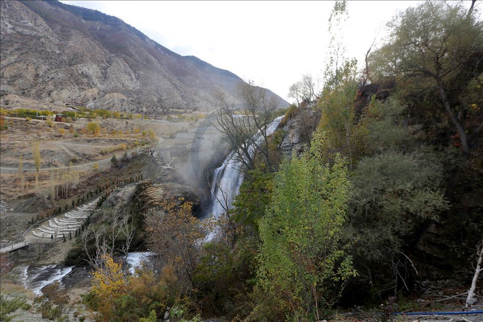 Поздняя осень на востоке Турции: водопад Тортум