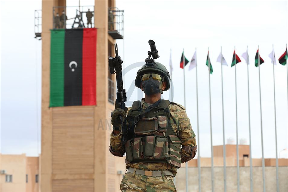 Prve diplomce dao je program vojne obuke za libijsku vojsku koji