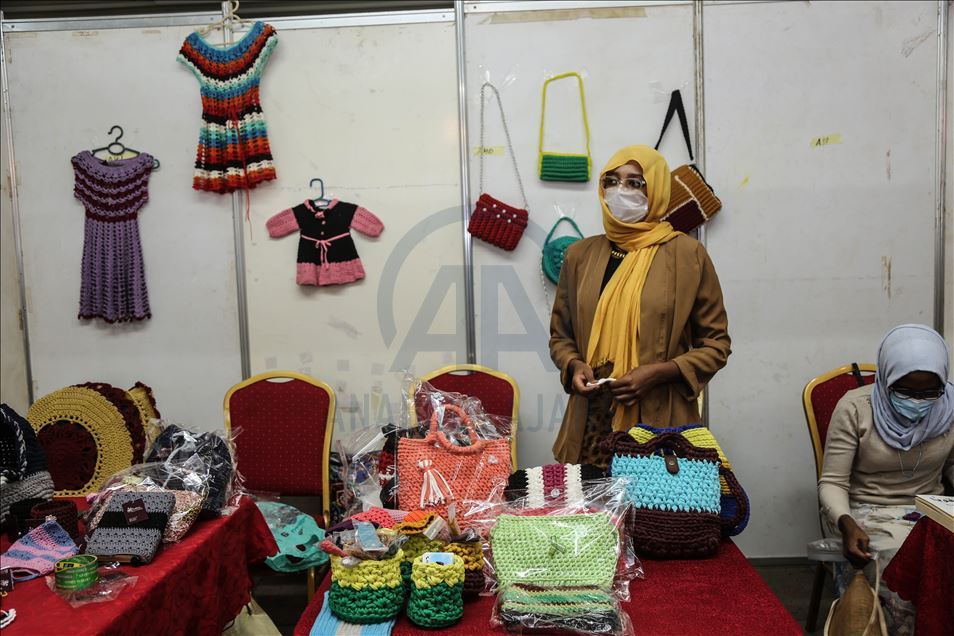 بأنامل سودانية.. ألف منتج يدوي يطمح إلى العالمية