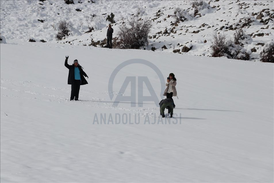 Ege'deki turizm merkezlerinde sokağa çıkma kısıtlamasının sona ermesiyle hareketlilik başladı