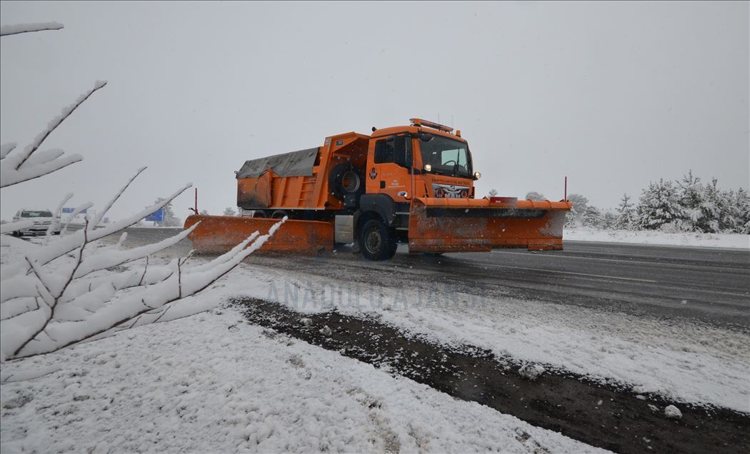 Kars'ta kar ve soğuk hava etkili oldu
