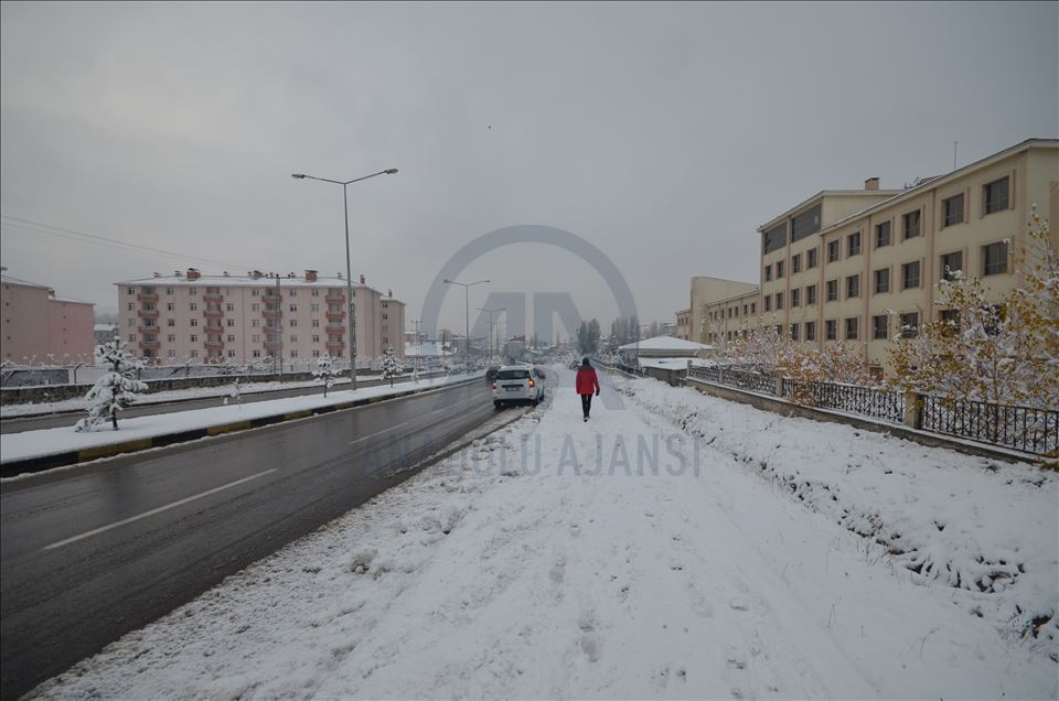 Kars'ta kar ve soğuk hava etkili oldu