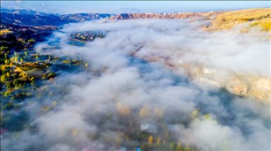 Photos aériennes prises par drone révèlent la beauté de la nature en automne dans la ville turque de Elazığ