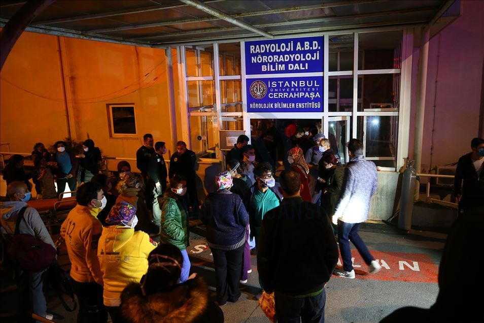 İstanbul Üniversitesi Cerrahpaşa Tıp Fakültesinde çıkan yangın söndürüldü