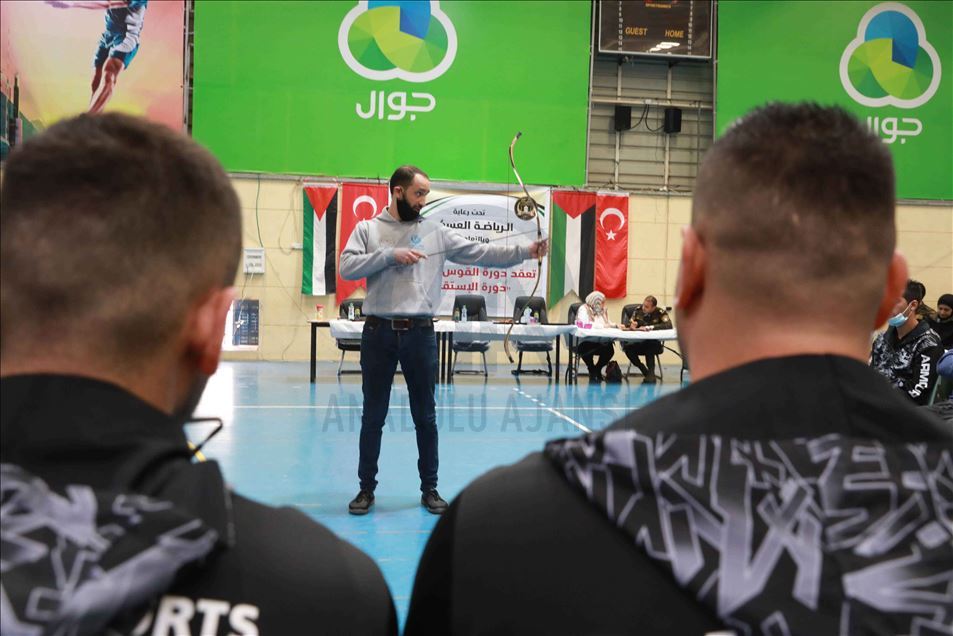 افتتاح دورة لرماية القوس في فلسطين بدعم تركي
