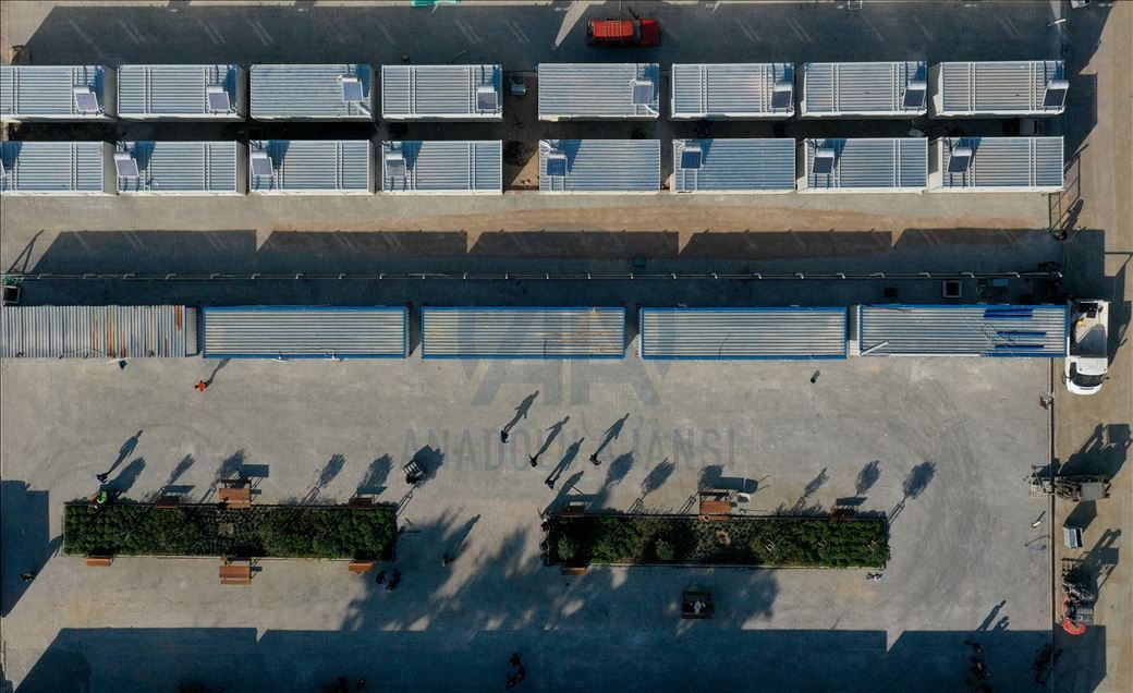 İzmir'deki geçici konaklama merkezi depremzedeleri ağırlamaya başladı