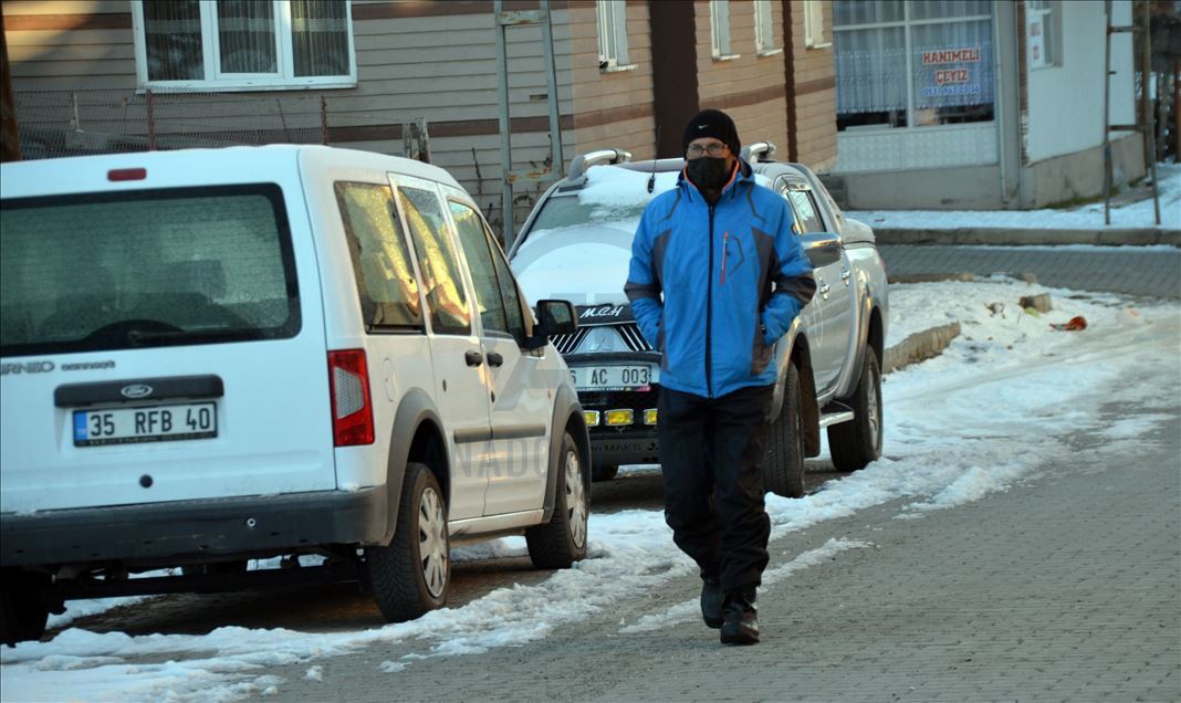 Li Rojhilat ji ber hewaya sar çeman û camên wesayît û malan cemed girt
