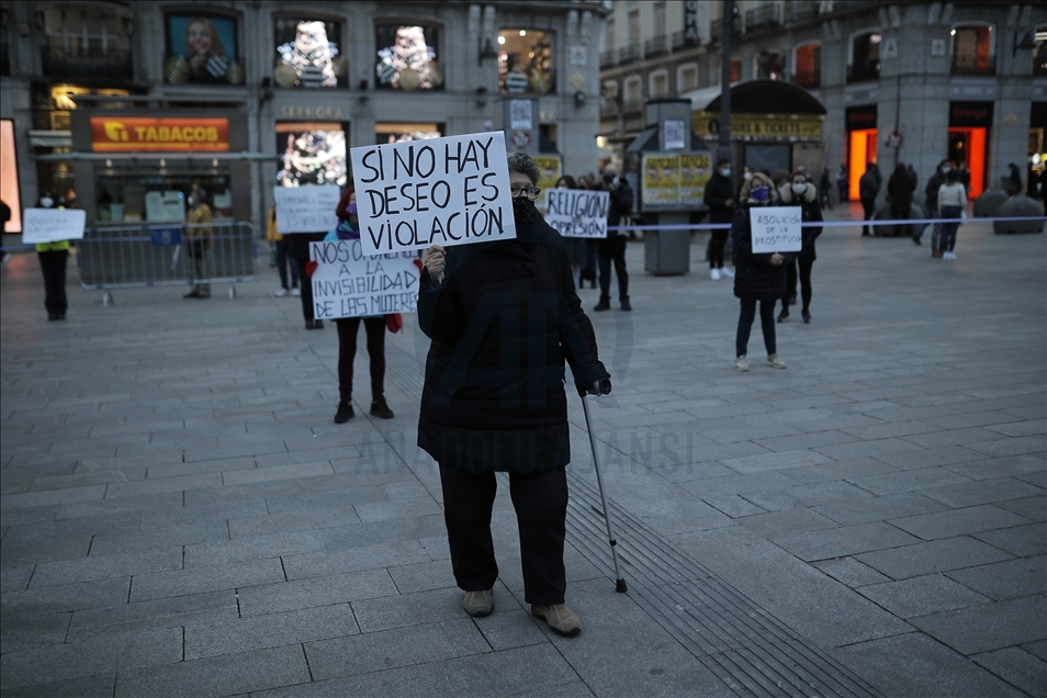 İspanya'da, 'Kadına Yönelik Şiddetle Mücadele Günü' eylemi
