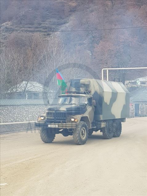 Azerbaycan ordusu 27 yıldır işgal altında bulunan Kelbecer'e girdi 