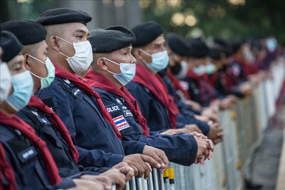 Tayland'da hükümet karşıtları monarşi reformu için protesto düzenledi