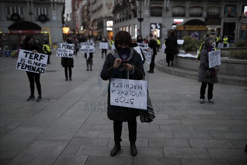 İspanya'da, 'Kadına Yönelik Şiddetle Mücadele Günü' eylemi