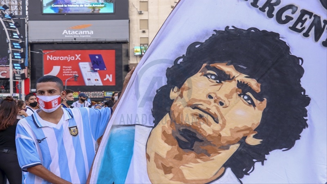 ئەفسانەى تۆپى پێى: مارادۆنا