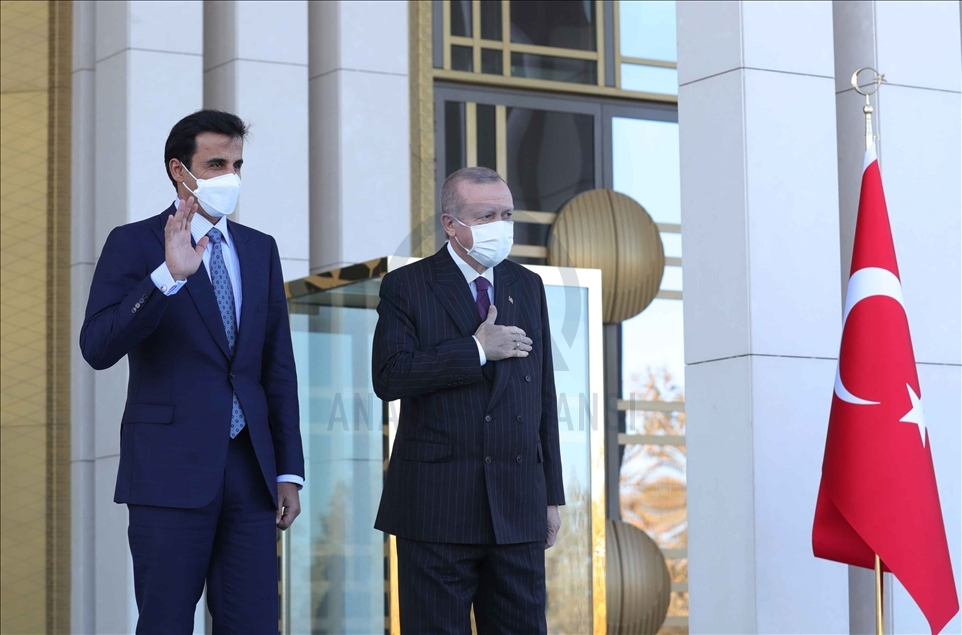 وسط مراسم رسمية.. الرئيس أردوغان يستقبل أمير قطر