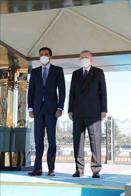 وسط مراسم رسمية.. الرئيس أردوغان يستقبل أمير قطر