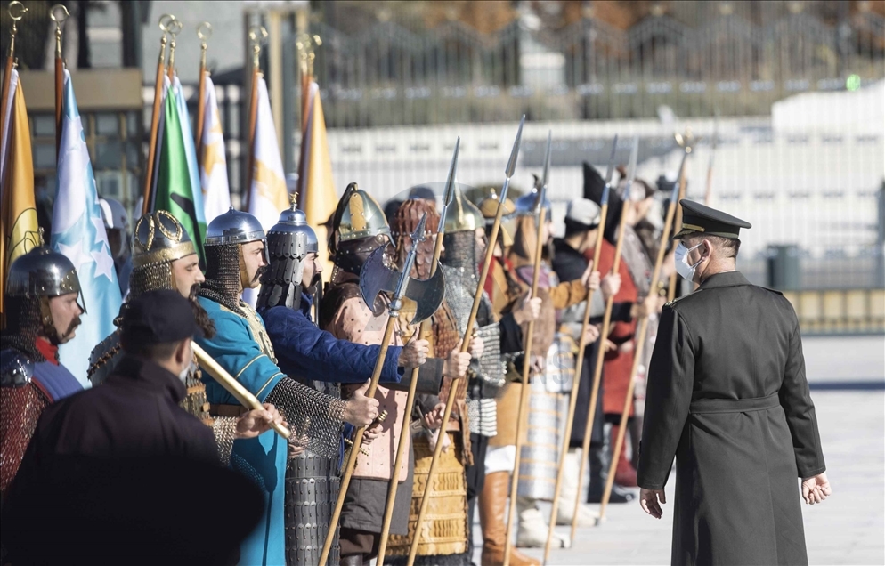 وسط مراسم رسمية.. الرئيس أردوغان يستقبل أمير قطر