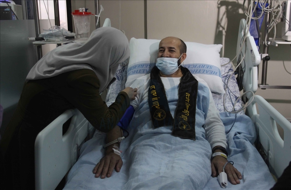 الأخرس عقب الإفراج عنه: إرادتنا انتصرت على الاحتلال