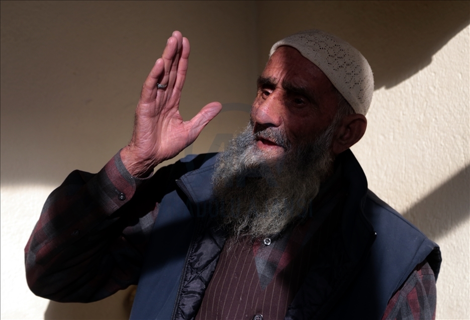 Kalikê Hecî Bekir yê 110 salî bi tenduristiya xwe va balê dikşîne