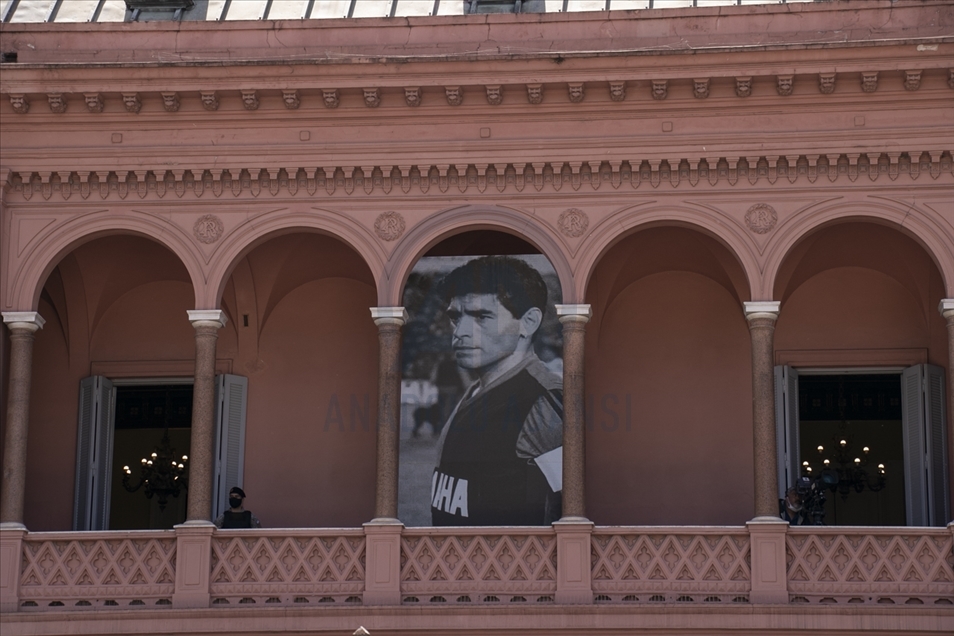 Arjantin Maradona'ya veda ediyor