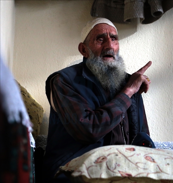 Kalikê Hecî Bekir yê 110 salî bi tenduristiya xwe va balê dikşîne
