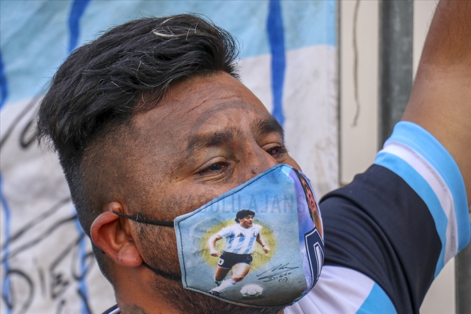 Populli argjentinas i pikëlluar dhe në zi nga vdekja e Maradonës