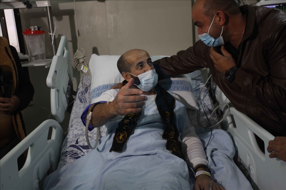 الأخرس عقب الإفراج عنه: إرادتنا انتصرت على الاحتلال