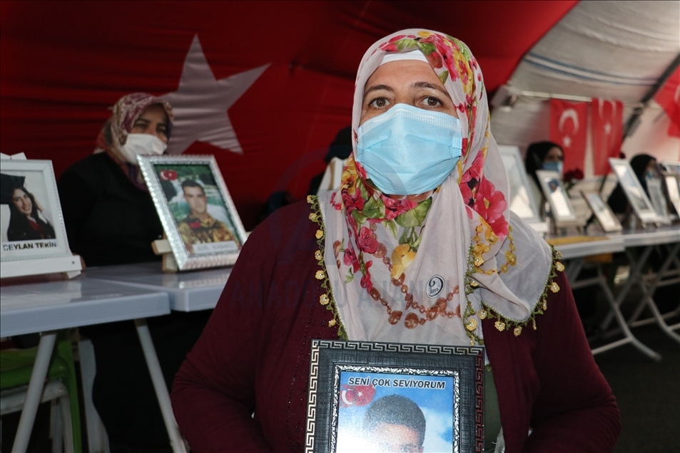 Dayikên Diyarbekirê ji bo ku bigihêjin zarokên xwe biryardar in ku nobetê bidomînin