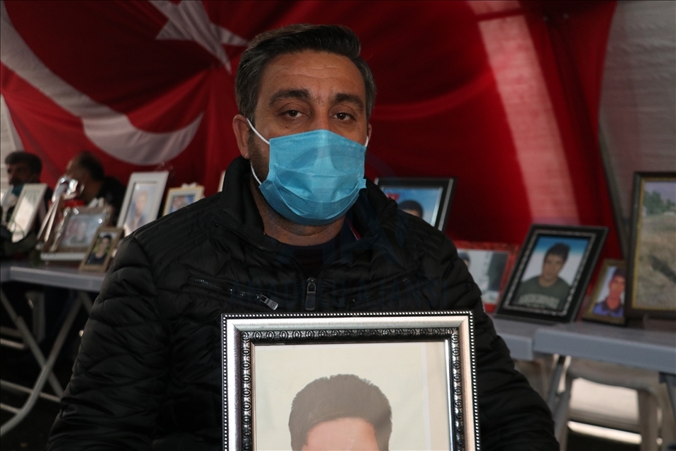 Dayikên Diyarbekirê ji bo ku bigihêjin zarokên xwe biryardar in ku nobetê bidomînin