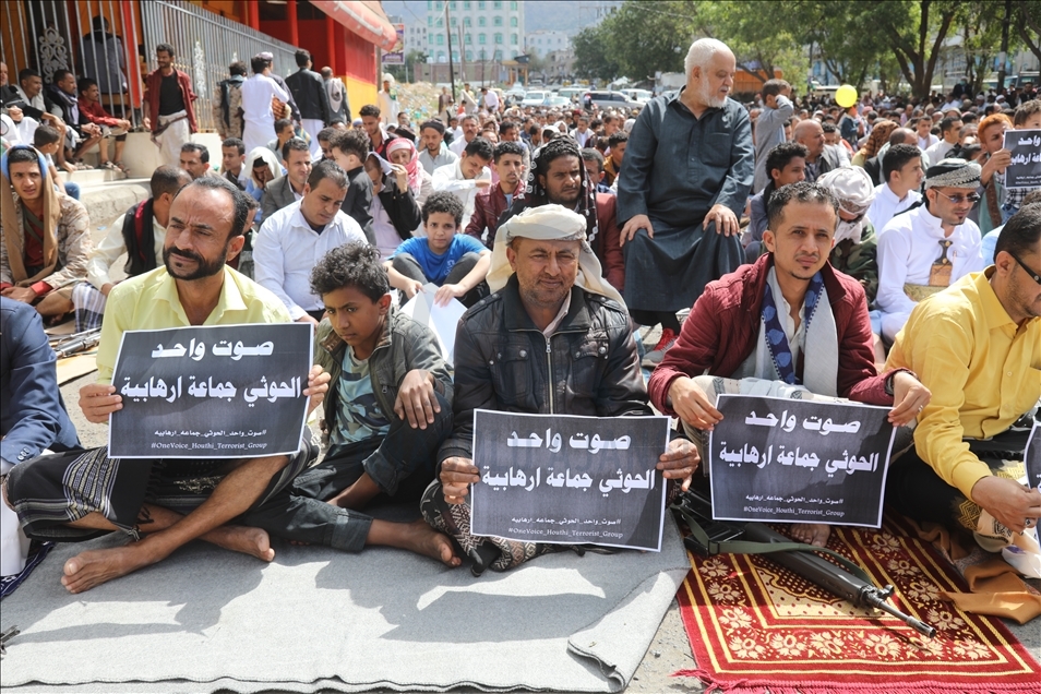 Yemen'de yüzlerce kişi Husilerin "terör örgütü" kabul edilmesi talebiyle gösteri düzenledi